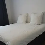 Singapore-chillinghouse # 7, 3 Min.vom Ice,netflix *