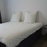 Апартаменты Singapore-chillinghouse # 7, 3 Min.vom Ice,netflix *