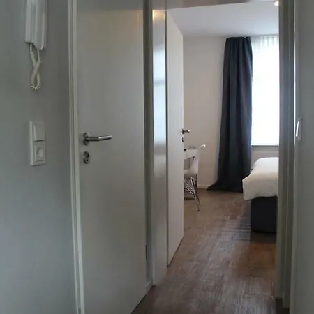 Singapore-chillinghouse # 7, 3 Min.vom Ice,netflix Зигбург