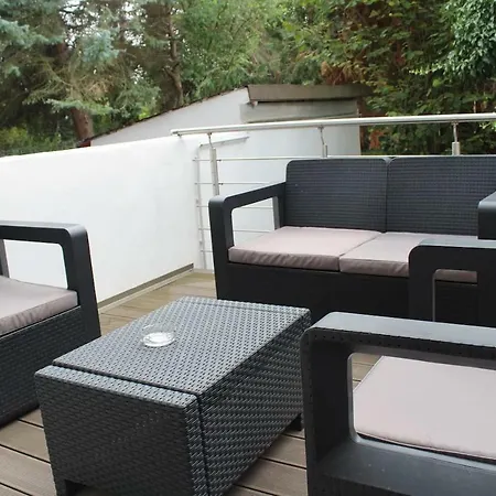 Singapore-chillinghouse # 7, 3 Min.vom Ice,netflix Apartment Siegburg