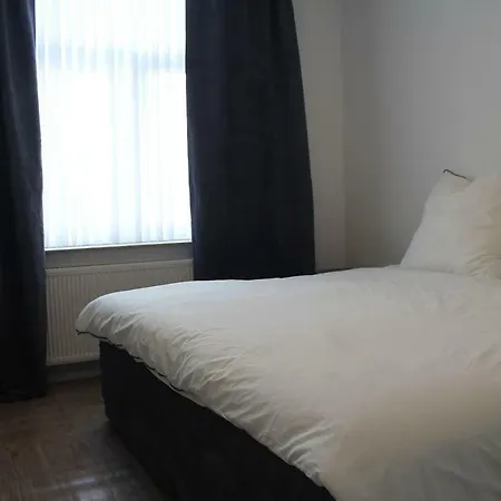 Singapore-chillinghouse # 7, 3 Min.vom Ice,netflix Apartamento Siegburg