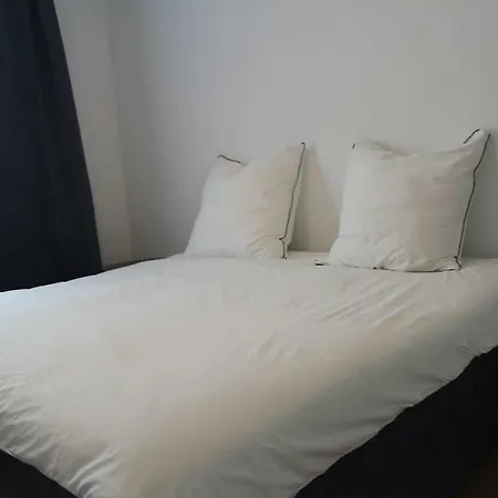 Singapore-chillinghouse # 7, 3 Min.vom Ice,netflix *