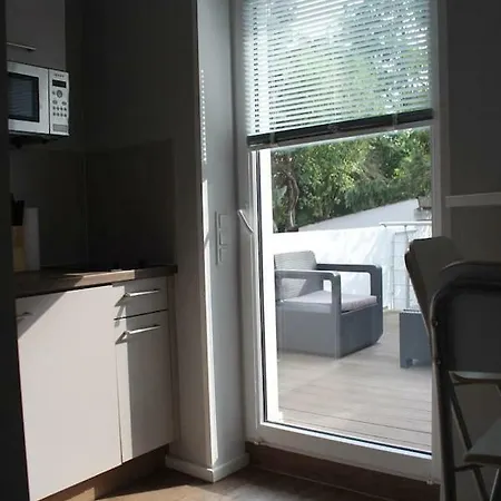 Singapore-chillinghouse # 7, 3 Min.vom Ice,netflix Зигбург