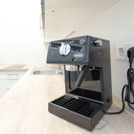 Singapore-chillinghouse # 7, 3 Min.vom Ice,netflix