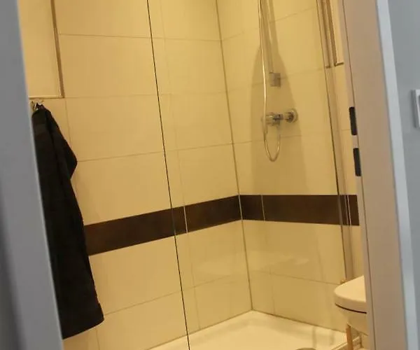 Singapore-chillinghouse # 7, 3 Min.vom Ice,netflix Apartamento Siegburg