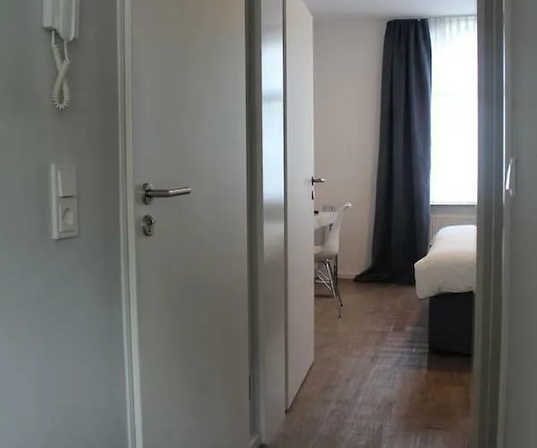 Singapore-chillinghouse # 7, 3 Min.vom Ice,netflix Siegburg